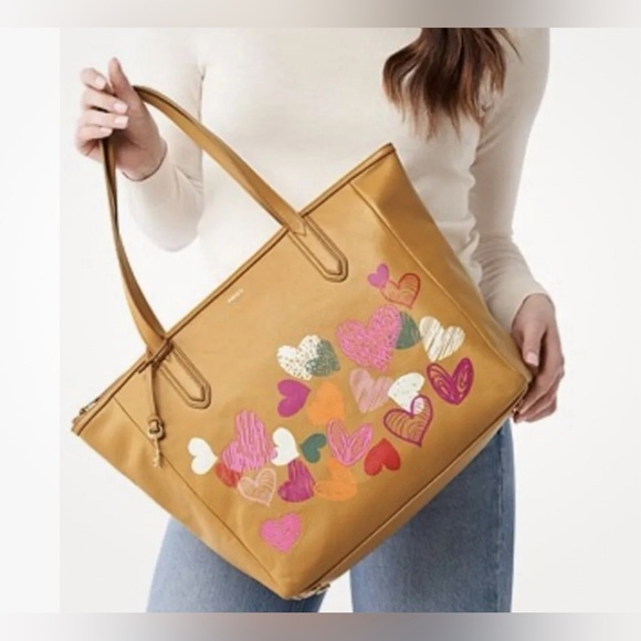 Fossil Handbags - 🩷❤️ Fossil Sydney Hearts Tote NWT 🧡💛